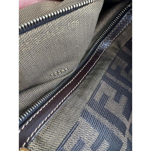 Vintage Fendi gold hardware zucca baguette - Picture 6 of 6